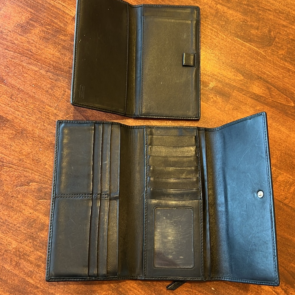 Coach, wallet, and checkbook. - Picture 4 of 5